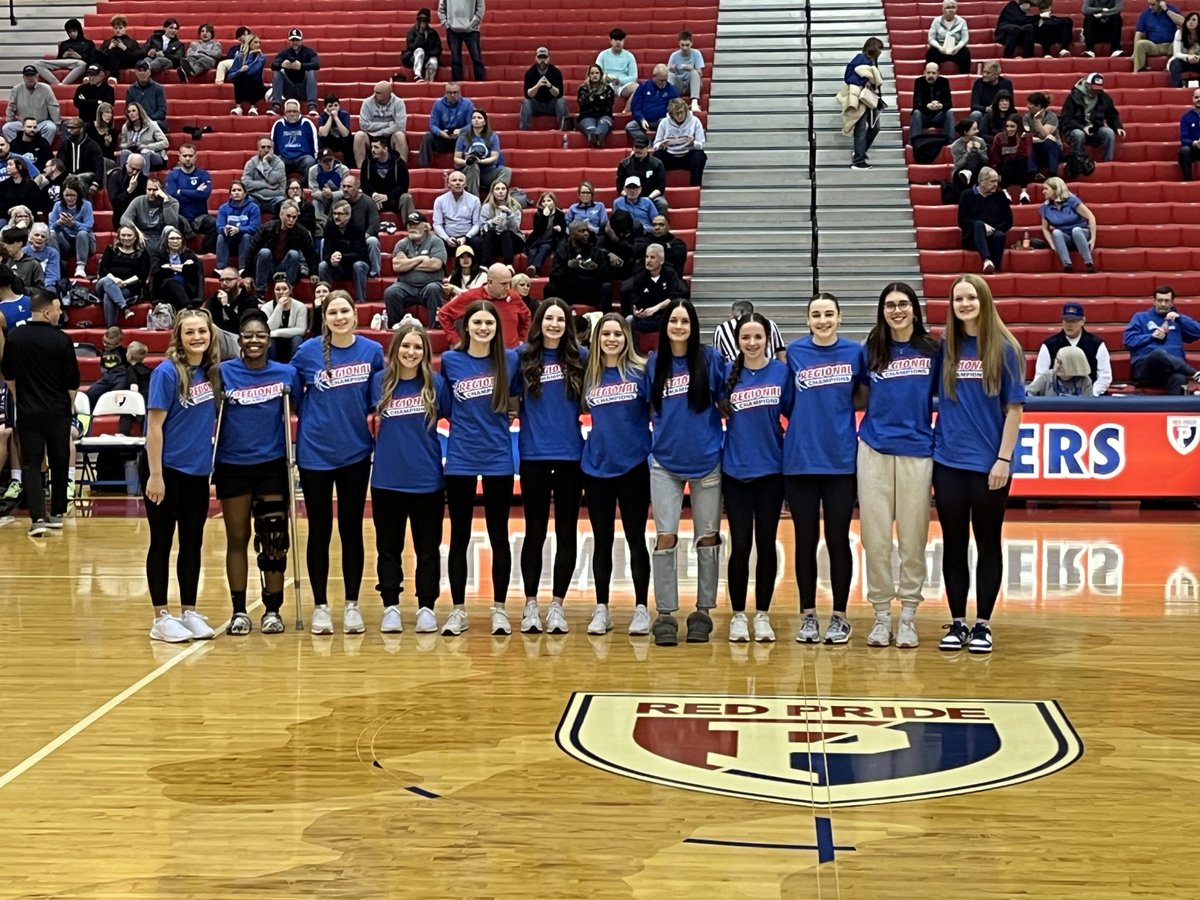Honoring this group during the boys game tonight for all their accomplishments this season. Way to represent @QuakerSports ladies! 💙🏆❤️🏀