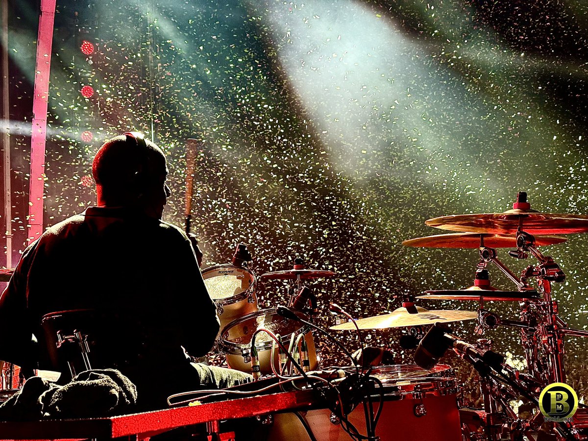 Brian Frasier-Moore (@brianfrasierm) on Twitter photo Last night…#goldcoast #summercarnivaltour2024
📷 by <a href="/Antoniogeary/">Antonio Geary</a>
<a href="/PearlDrumCorp/">Pearl Drums</a> <a href="/SABIAN_Cymbals/">SABIAN Cymbals</a> <a href="/EVANSDrumheads/">EVANS Drumheads</a> <a href="/VaterDrumsticks/">Vater Drumsticks</a> <a href="/RolandGlobal/">Roland</a> <a href="/LateNightSeth/">Late Night with Seth Meyers</a> DrumStatic.com <a href="/CYMPAD_USA/">CYMPAD_USA</a> <a href="/drumdots/">drumdots</a> <a href="/MusicNomadCare/">MusicNomadCare</a> <a href="/FloodedStudios/">Flooded Studios</a> <a href="/LowBoyBeaters/">Low Boy Beaters</a> <a href="/HumesandBerg/">Humes and Berg</a> <a href="/dauzdrums/">Dan Dauz</a> Last night…#goldcoast #summercarnivaltour2024
📷 by <a href="/Antoniogeary/">Antonio Geary</a>
<a href="/PearlDrumCorp/">Pearl Drums</a> <a href="/SABIAN_Cymbals/">SABIAN Cymbals</a> <a href="/EVANSDrumheads/">EVANS Drumheads</a> <a href="/VaterDrumsticks/">Vater Drumsticks</a> <a href="/RolandGlobal/">Roland</a> <a href="/LateNightSeth/">Late Night with Seth Meyers</a> DrumStatic.com <a href="/CYMPAD_USA/">CYMPAD_USA</a> <a href="/drumdots/">drumdots</a> <a href="/MusicNomadCare/">MusicNomadCare</a> <a href="/FloodedStudios/">Flooded Studios</a> <a href="/LowBoyBeaters/">Low Boy Beaters</a> <a href="/HumesandBerg/">Humes and Berg</a> <a href="/dauzdrums/">Dan Dauz</a>