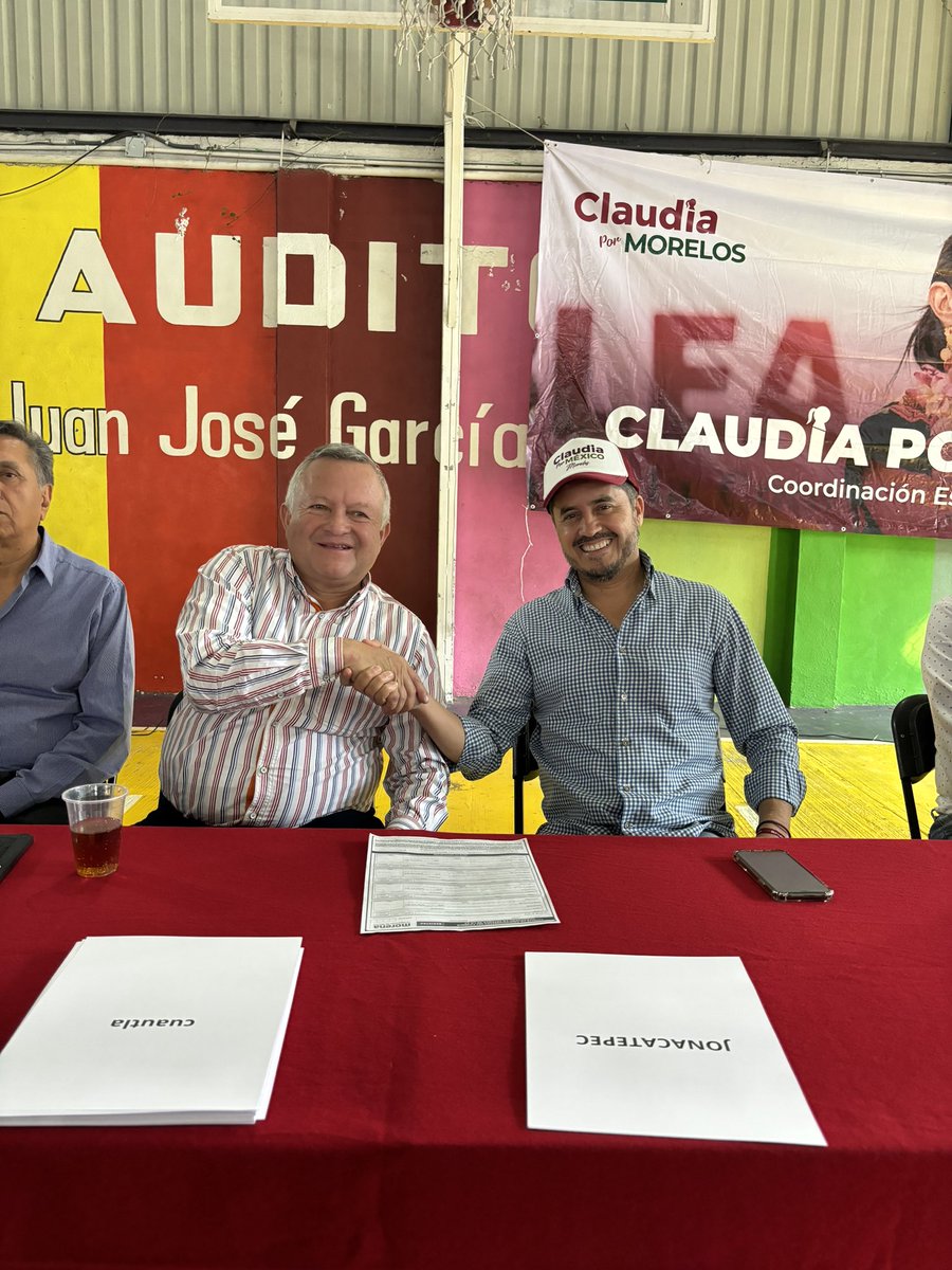 ClaudiaPorMor_'s tweet photo. 🇲🇽El equipo de “Claudia por Mexico-coordinación estatal Morelos”tuvo entrega de nombramientos y creación de nuevos comites en la Zona Oriente del Estado de Morelos, contando con el apoyo  de nuestro Coordinador de la Zona Oriente el Profesor Nato en el municipio de Cuautla❤️👌🏻 https://t.co/VO4iFSc8hH