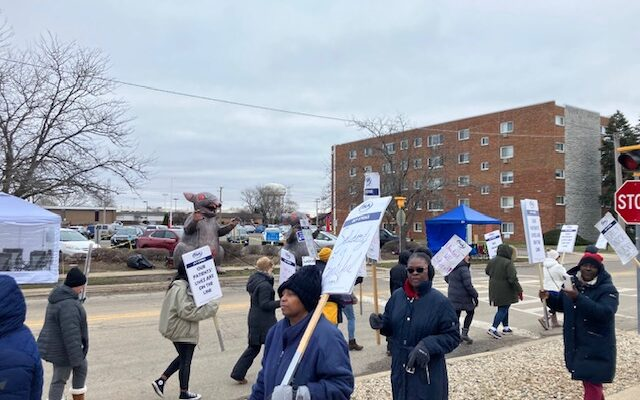 1340WJOL's tweet photo. The Plaintiffs are representing over 90 nurses who work at the West Side hospital

https://t.co/XKTEeTU6mD https://t.co/LY5gv5L6Fv