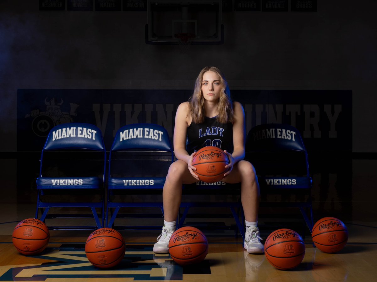 Shandar2350's tweet photo. Loving these Senior Photos so Much🏀 https://t.co/TvC2sTq6Xi
