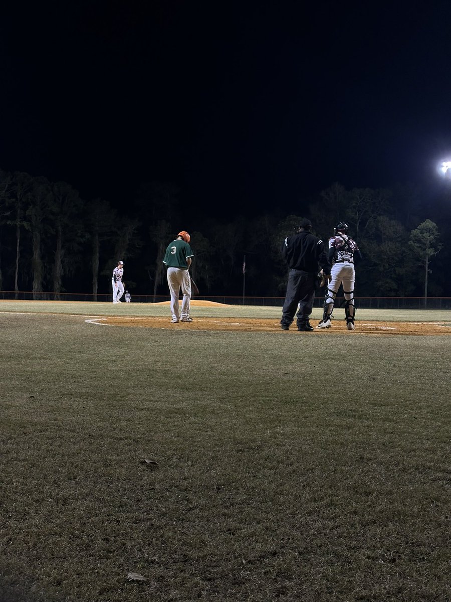 clairedean31's tweet photo. End of 6th inning Eagles lead the Rams 5-0. Runs made by @OakHallBaseball #6 Troy Freeman and #16 Cameron Currier. 

#Eastsidehighschool #Eastsiderams #eastside #oakhallhighschool #oakhall #oakhalleagles https://t.co/NsiiHH2ex6