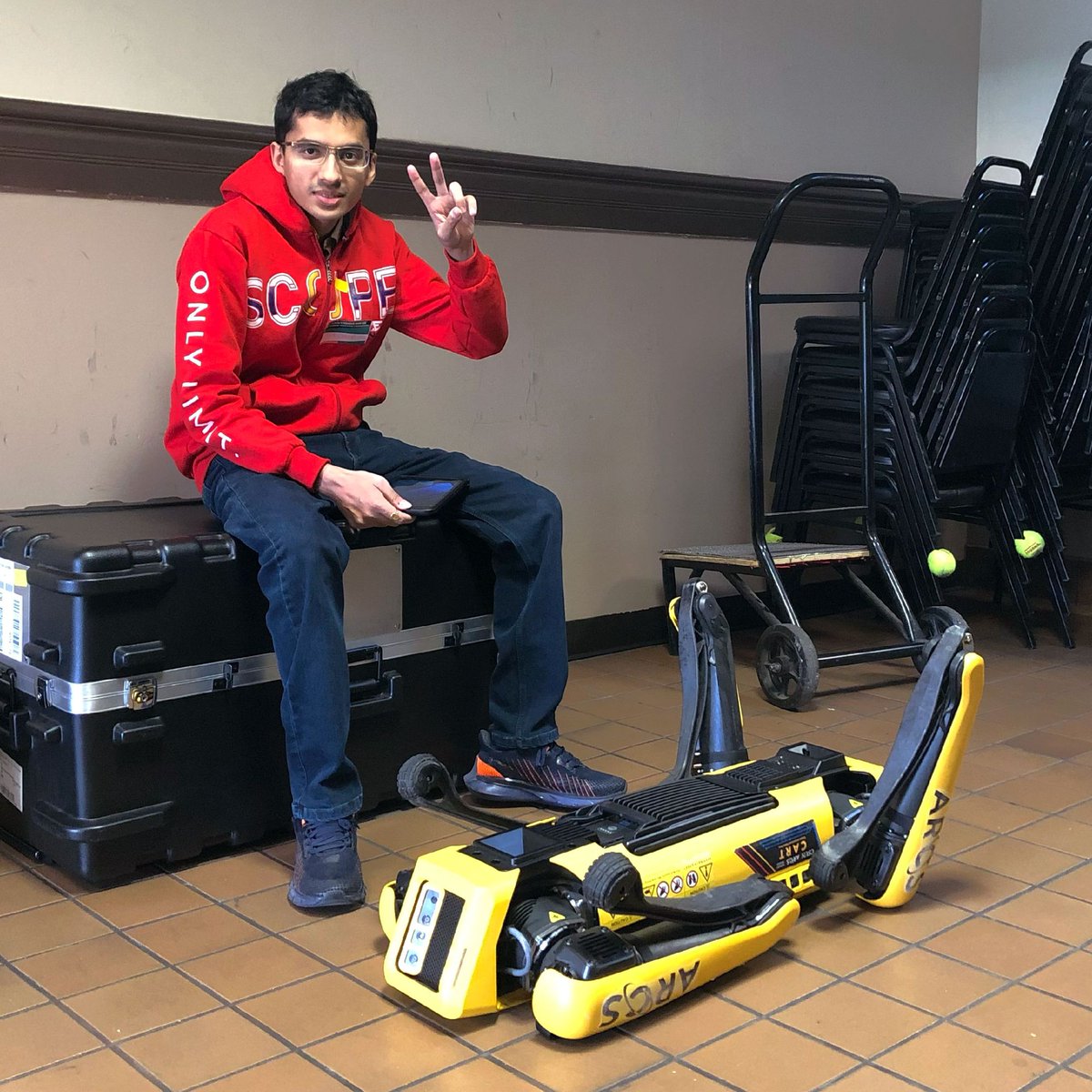 CSUN_ARCS's tweet image. Part 1: You're not seeing double, Matadors, it's also #NationalLoveYourPetDay! 🐰🐶
Visit arcs.center to learn about the Center and what our students do.🚀
#bostondynamics #NationalLoveYourPetDay