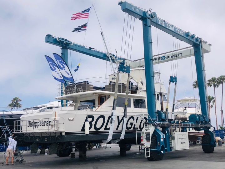 Body Glove hauled out to install a new thru hull for a bait tank.  time to go fishing! Dive N' Surf Marine Travelift