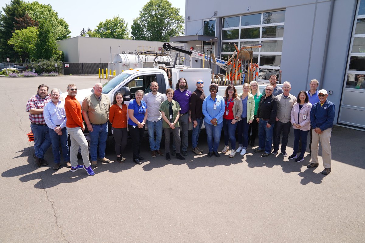 👷🏾‍♀️👨🏾‍🔬Happy #NationalEngineersWeek, from your Lake Oswego Engineering Team! This year’s theme #WelcomeToTheFuture is about celebrating today’s achievements & paving the way for a brighter & more diverse future in engineering. #EWeek2024
1/2