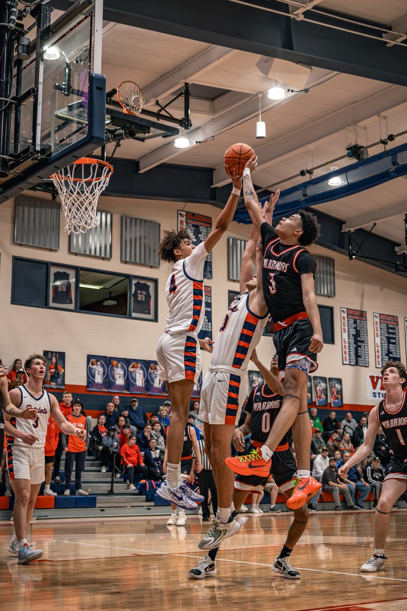 MoneyHeistVis's tweet image. 6'9 Forward @enterespo_  of Red Land High School Basketball