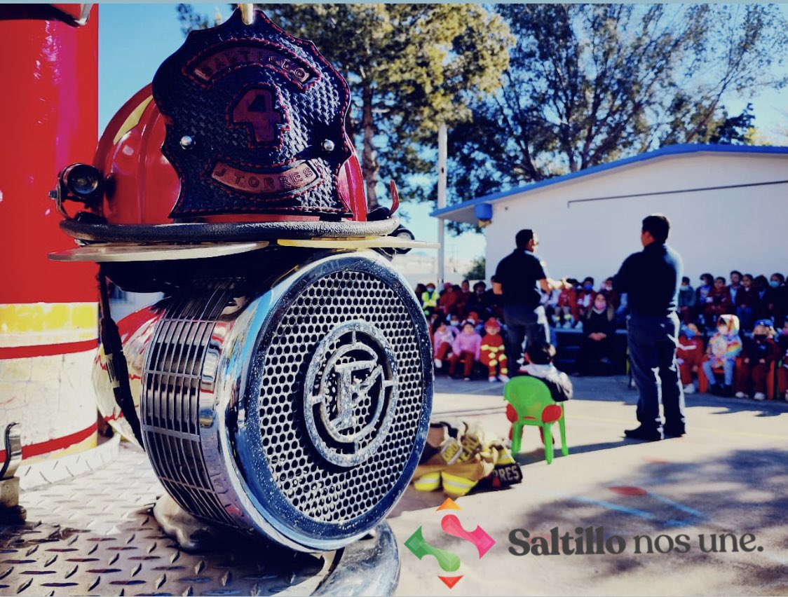 Con el programa #ConoceATuBombero seguimos fomentando la prevención en la niñez saltillense y difundiendo las actividades que realiza un Bombero por la sociedad. 

"Lo que se les dé a los niños, los niños darán a la sociedad"

#SaltilloNosUne
#CoahuilaPaDelante
#APasosDeGigante