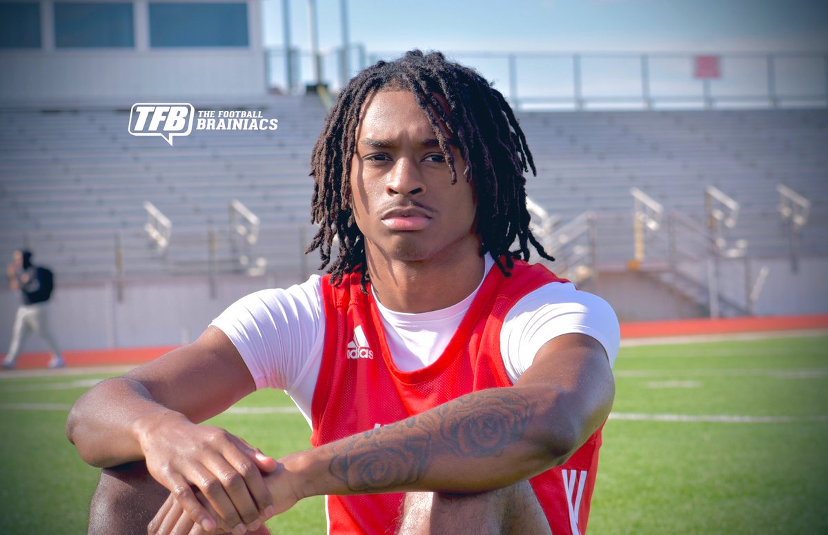 2025 4 ⭐️ WR, Kelshaun Johnson is one of the many elite players down in Hitchcock

#HookEm pressing hard for Johnson. It seems Sark sees him as the heir to Xavier Worthy

Eying spring/summer trips to #HookEm, USC, Florida, Penn State, Texas Tech &amp; others. Spring/summer decision