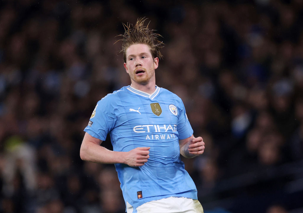 FabrizioRomano's tweet photo. 🔵🇧🇪 Pep Guardiola: "De Bruyne has “niggles” in his hamstring but it's all good, he's fine".

"I just didn't want to take any risk with him… he's ok, he just told the doctors he was not feeling 100% and we did not want to risk anything". https://t.co/BPFOpU41LB