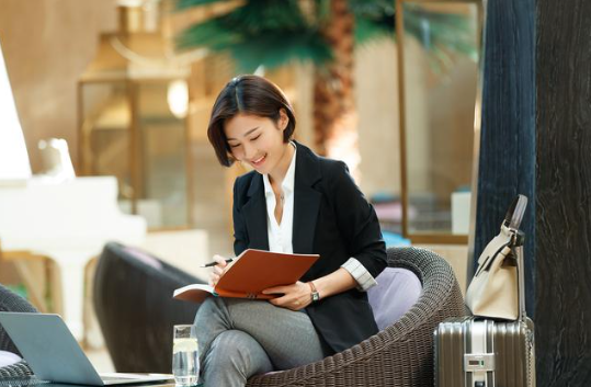 blackdevil__12's tweet image. #开运 
如何提升事业运
可以佩戴红色手绳、转运珠，或者是貔貅吊坠，这样都能够有效提升个人的气场和运势，从而让职场生活变得更为轻松惬意。还可以在家里或者是办公室里，放置文昌塔，这样也能够化解灾难，从而让事业运势变得愈发和谐与顺畅。