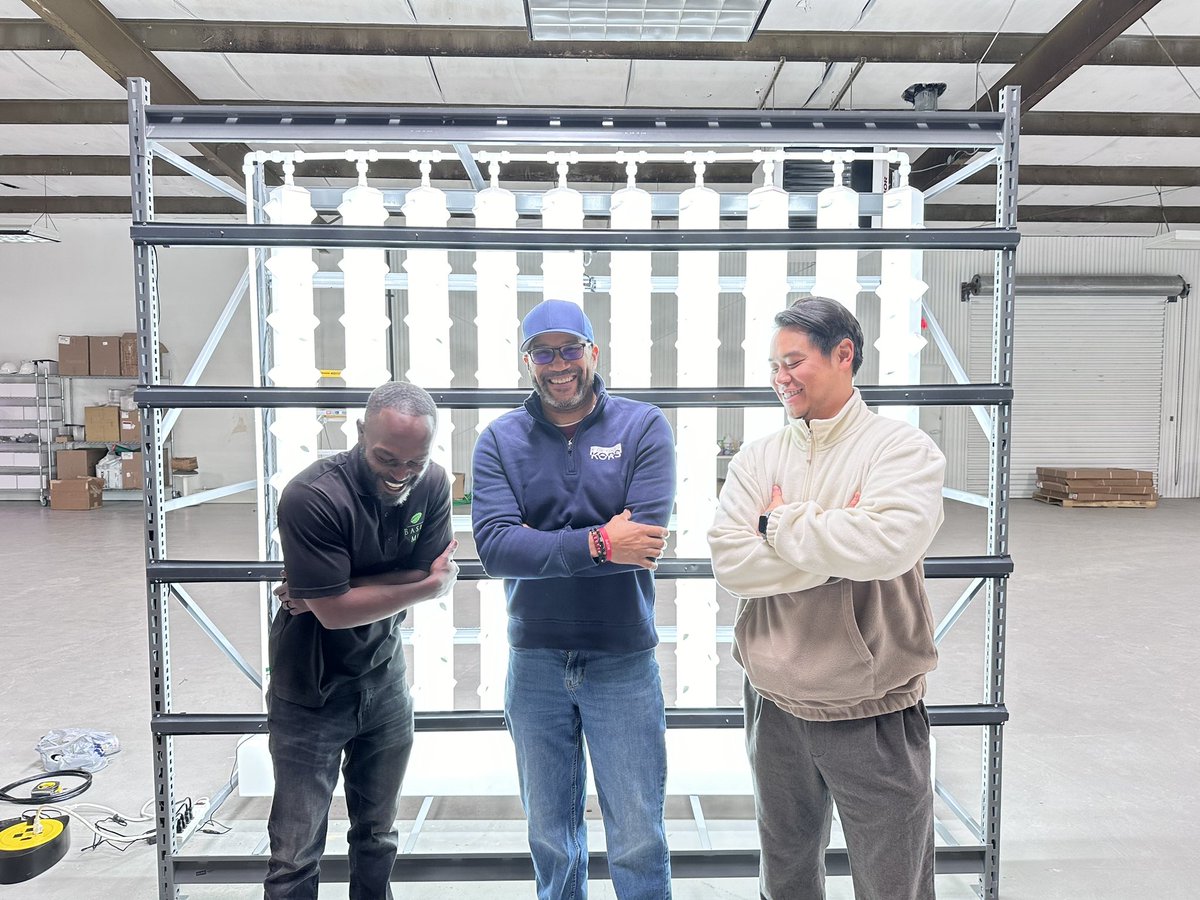 DocSTEM's tweet photo. We are all smiles with the possibilities ahead with a partnership with @ponixfarms and @basilme_co #Staytuned #apssteam https://t.co/rq3SuQjk4Z