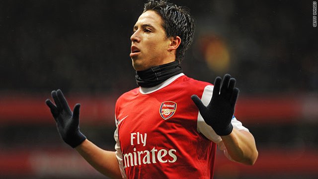 1 of my fave fútbol accessories is the “snood” or neckwarmer, & paired w/ gloves it was like +20 to flair & all skills fr— a player who wore this combination &became a 5⭐️ skiller was 1 of my fave players, samir nasri