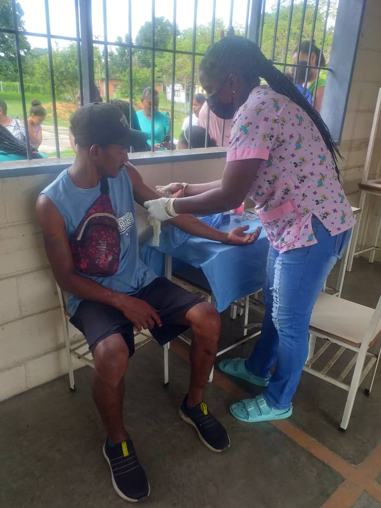 CDI Santa Eduviges
Estado Miranda 🇻🇪 Jornada de salud en la  comunidad el delirio, brindando servicios médicos de exelencia al hermano pueblo venezolano #CubaPorLaVida