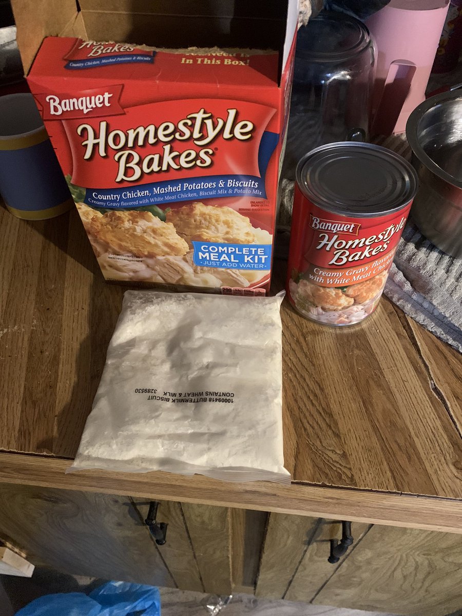 Mrs_Frymire's tweet photo. @ConagraBrands So I bought this meal kit about 4 days ago. Opened it a couple nights ago to make for dinner and the potato package wasn’t in the box. 👀 https://t.co/kXu4ck15gL