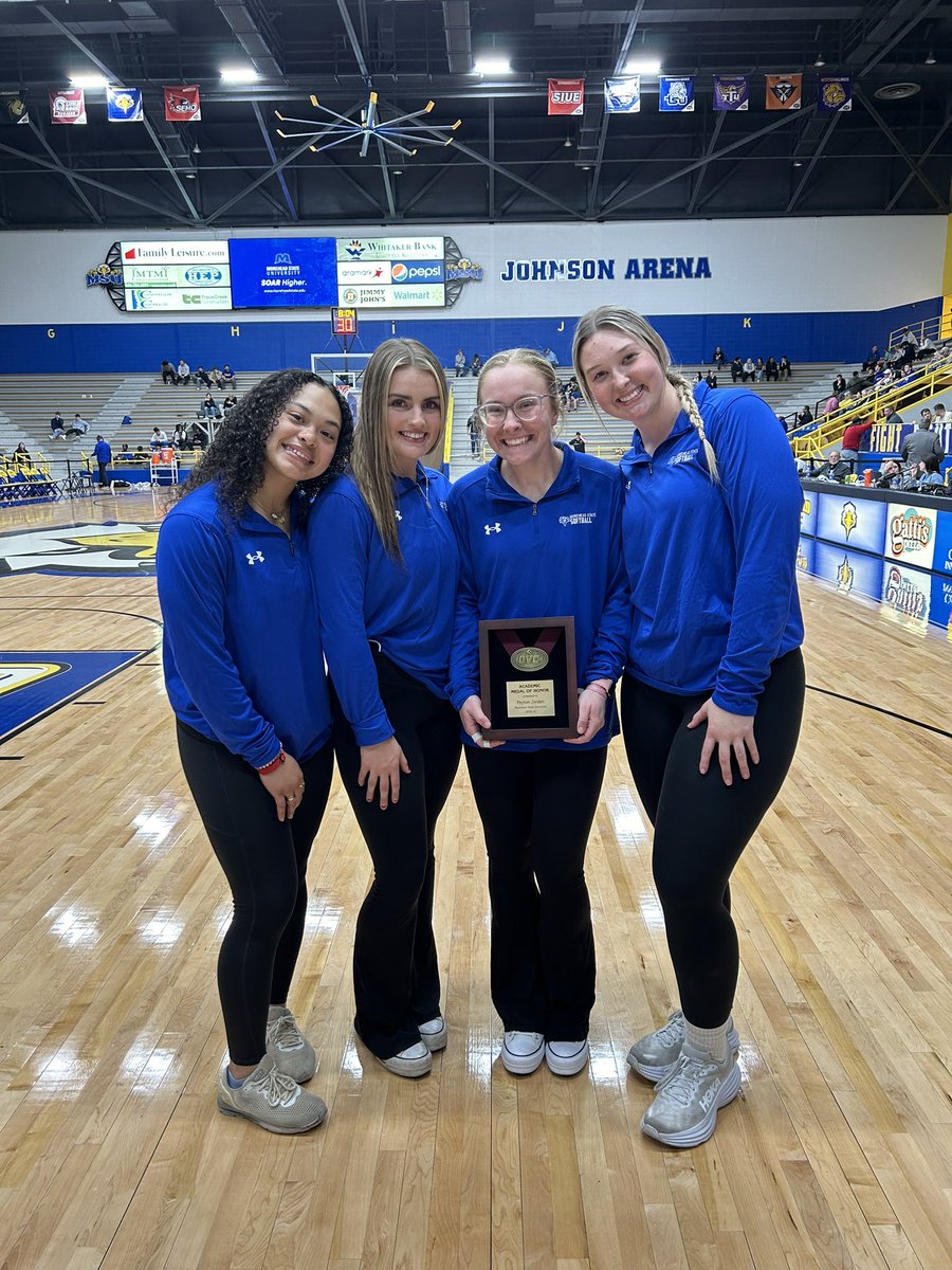We had some Eags recognized tonight! 
Peyton Jordan - OVC Medal of Honor 4.0 
Kaytlyn Cripps - Commissioner’s Honor Roll 3.25+ 
Ilencia Lightbody - Commissioner’s Honor Roll 3.25+ 
Emily Williams - Commissioner’s Honor Roll 3.25+ 
Way to work Eags!🤍