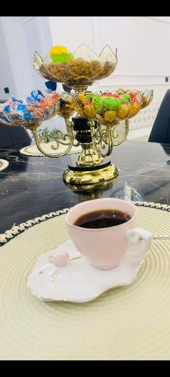 علمتـني الـحـياة أشــياء ڪثــير.. ، لڪـن الحـمدلله مـا فهـمـت منـها ولا شـيء...!!🙂🥀 صباح الخير أحبتي 
#صباح__الخيرِ
#صباح_الخير_والسعاده_للجميع