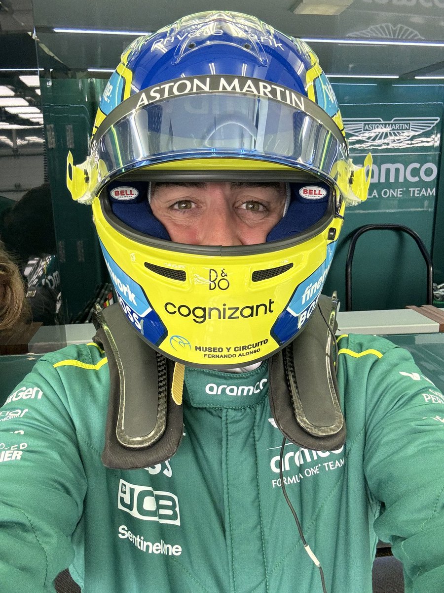 AstonMartinF1's tweet photo. Ready for action. 👊

Fernando will get behind the wheel of the AMR24 this morning, with Lance jumping in this afternoon. 

#F1Testing https://t.co/Vf99lhA6iA