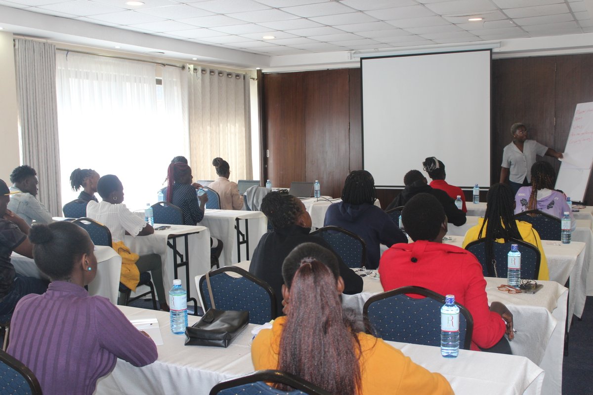 AYARHEP_KENYA's tweet photo. #InSession: Day one of THE SOCIAL ACCOUNTABILITY AND LEADERSHIP TRAINING is underway! @AYARHEP_KENYA warmly embraces the Homabay team from Okiki, Rangwe, Rachuonyo, and Mbita, molding leaders for a brighter future. @Aidsfonds_intl #AYARHEPSpeaks #Youthcare https://t.co/MgXxhLmUSr