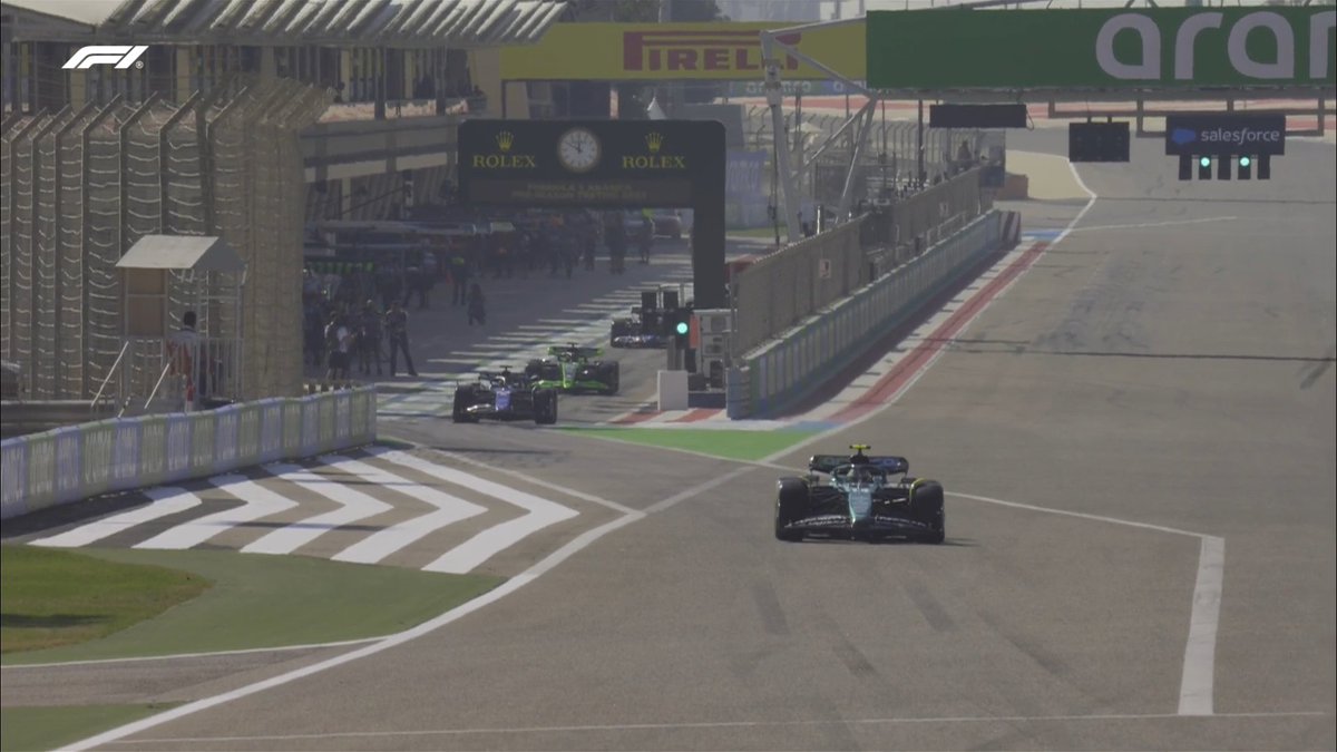 📢 CARS ARE ON TRACK, CARS ARE ON TRACK! 

Fernando Alonso leads them away for the very first pre-season testing session 💥

Live blog 👉 f1.com/Testing_Day1_B…

#F1Testing #F1