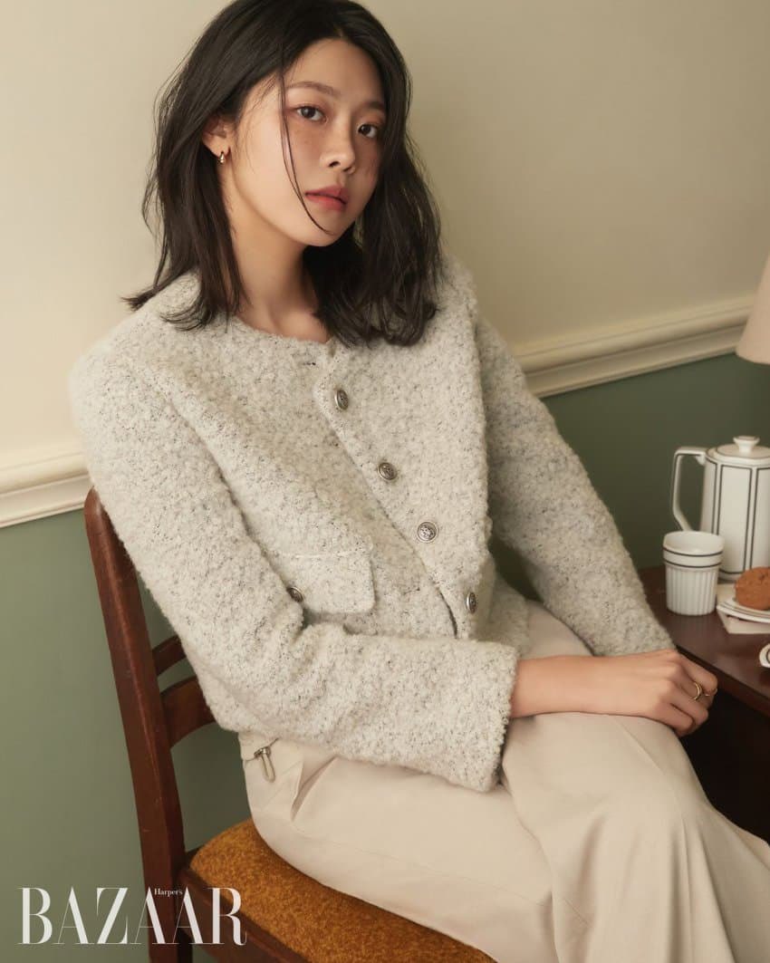 izechichi143's tweet photo. finally! our queen gracing a magazine photoshoot😭💙🥹🫶🏻 What a lovely queen!!! she's effortlessly stunning🥹⭐️✨️💚💚💚💚🥹🥹🥹
#hyeseon #singlesinferno3 https://t.co/q3ZGP3fE6x