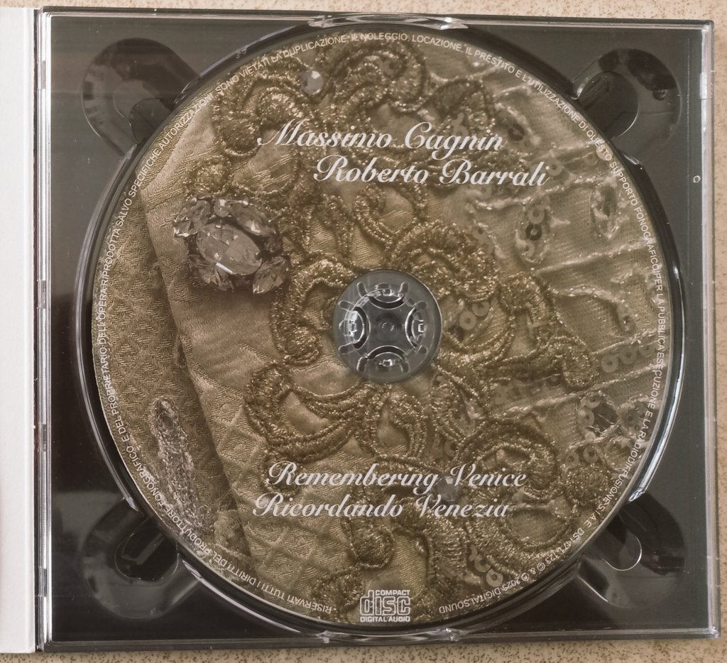 BarraliRoberto's tweet photo. #RememberingVenice #RicordandoVenezia #CD #compactdisk #robertobarrali #opera #Songs #arias #verdi #puccini #maestrorobertobarrali #pianistarobertobarrali #pianist #colonnesonoredeifilm #musicadafilm #soundtracks #hahn #leoncavallo #tosti #rota #Venezia #Venice https://t.co/fSaqYy6Ia4
