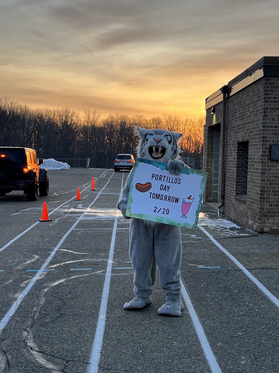 WHMS_SDE's tweet photo. Thank you everyone for going out to Portillos to support WHMS tonight! #ModelConnectInclude https://t.co/IKBDeVcoM1