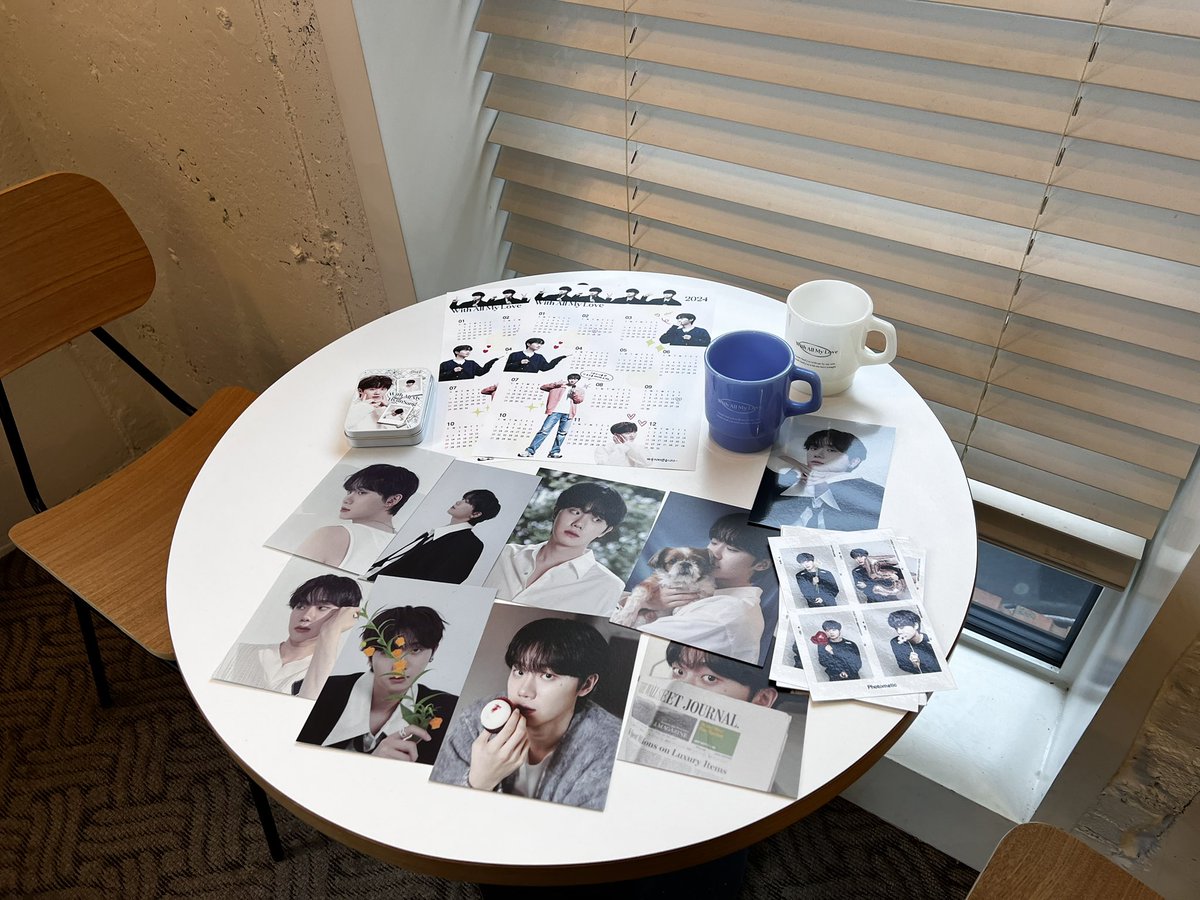 good_phenomenon's tweet photo. 밀카페우프 현상이 데뷔카페 와따 히히
연차내고 온 보람있구먼

#With_All_My_Love 
#데뷔_6주년_기다려왔다고_맘을_나눠줄게
#하현상 #Hahyunsang https://t.co/YrTbcrThOA