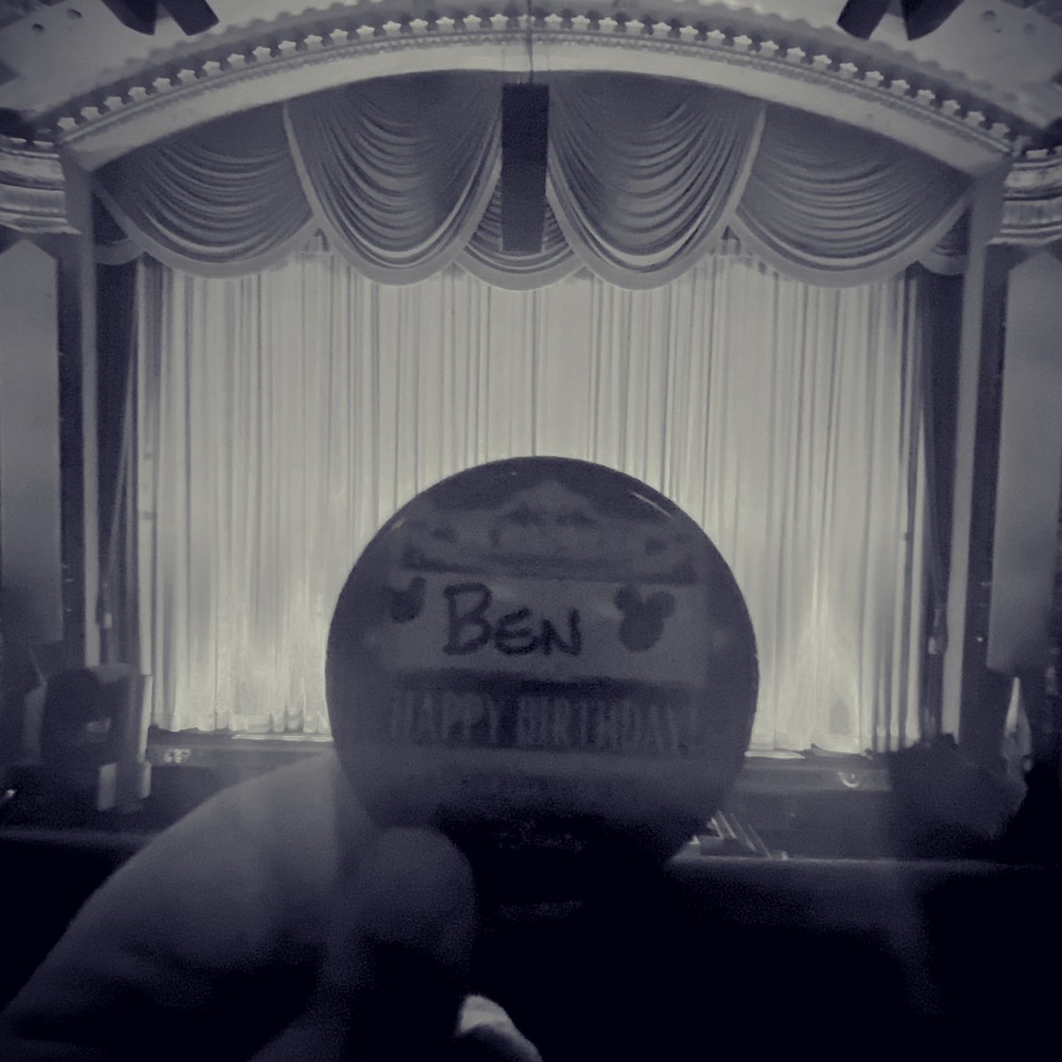 To paraphrase Rancid: “When I’ve got the movies, I’ve got a place to go.” 📽️🎞️🍿

#ElCapitanTheatre #TurningRed #Disney #HappyBirthday #Level35