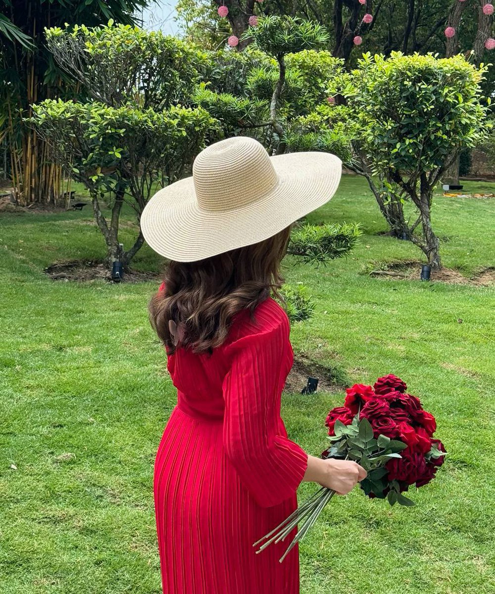 Red is the color of love, and I'm feeling loved ❤️