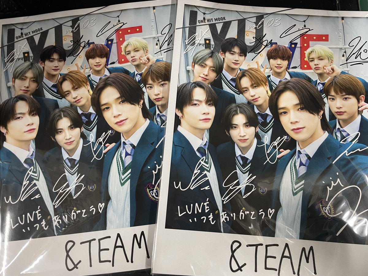 TOWER_Shibuya's tweet photo. 【ＩＹＵ（アイユー）ｖｏｌ．０３】
表紙：&amp;TEAM　裏表紙：DXTEEN
入荷しました！

本日より大型パネル展示開始💛

また、発売記念誌面登場アーティスト
直筆サイン入り色紙展示も同時開催！
更に展示終了後のサイン入り色紙を抽選でプレゼント！
🔗https://t.co/7D9SYjC9Yl

#タワ渋kpop 
#IYU https://t.co/izAMUflPHM