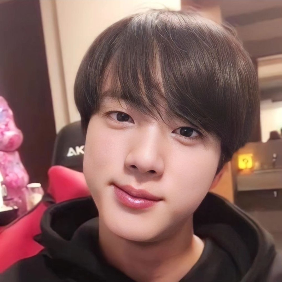 Hi_BTS_JIN's tweet photo. 사랑하는 석진시🩷

비오면 더 생각나는 뽀둥찌니
울애기는 뽀송뽀송한 하루 보내길 바라😘
#TheAstronaut   #Yours_Jin 
#SuperTuna_Jin  #Moon_BTS 
#방탄소년단진 #JIN 
@BTS_twt https://t.co/QkCe96NRqK