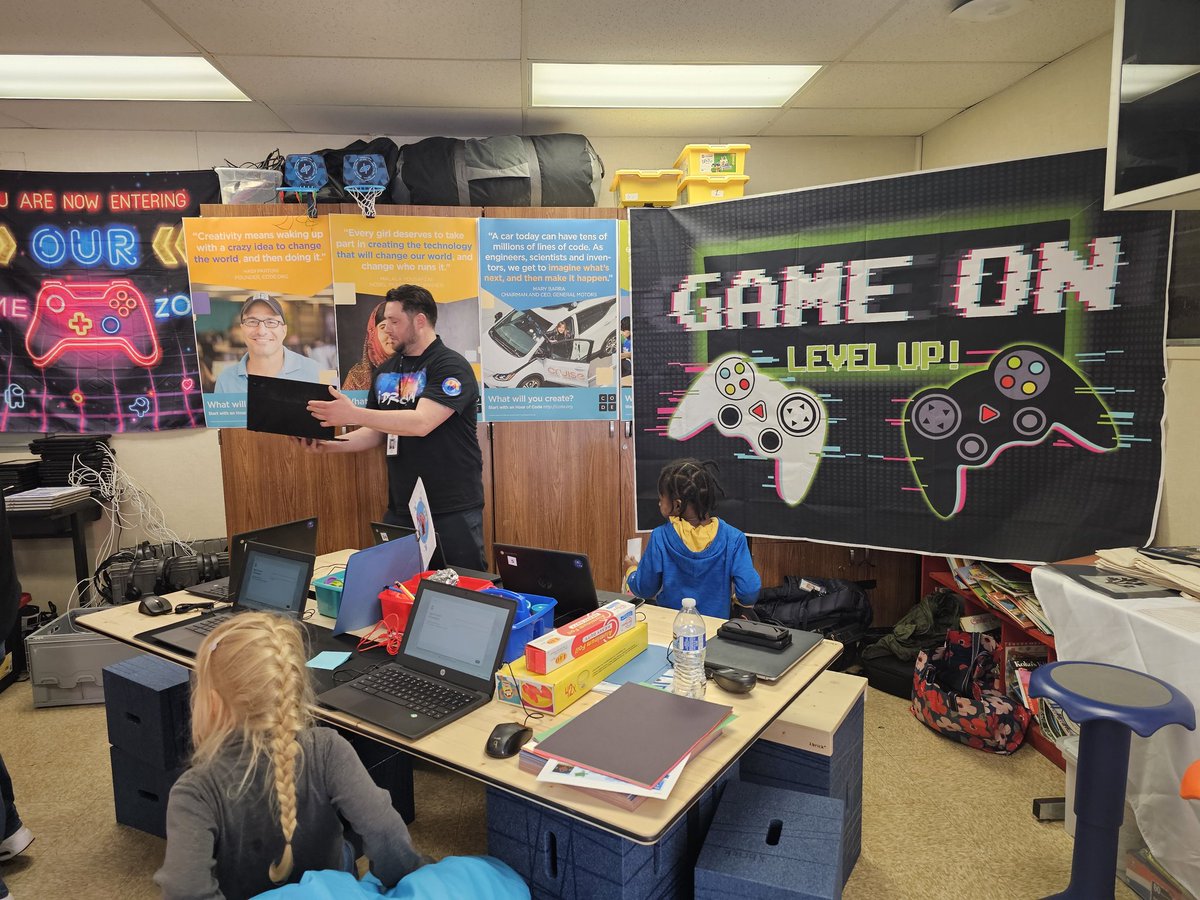 IDREAM after-school pilot has kicked off at WeHo! Students are designing, gaming, and learning!! #EmpoweredbyITI Thank you @ITI_LAUSD for allowing us to take the pilot for a spin! @fowhe @fairfax_lausd @laschoolswest