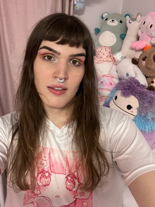 I went through my entire follow list and blocked everyone who I don&rsquo;t wanna blow out a straw like a spit