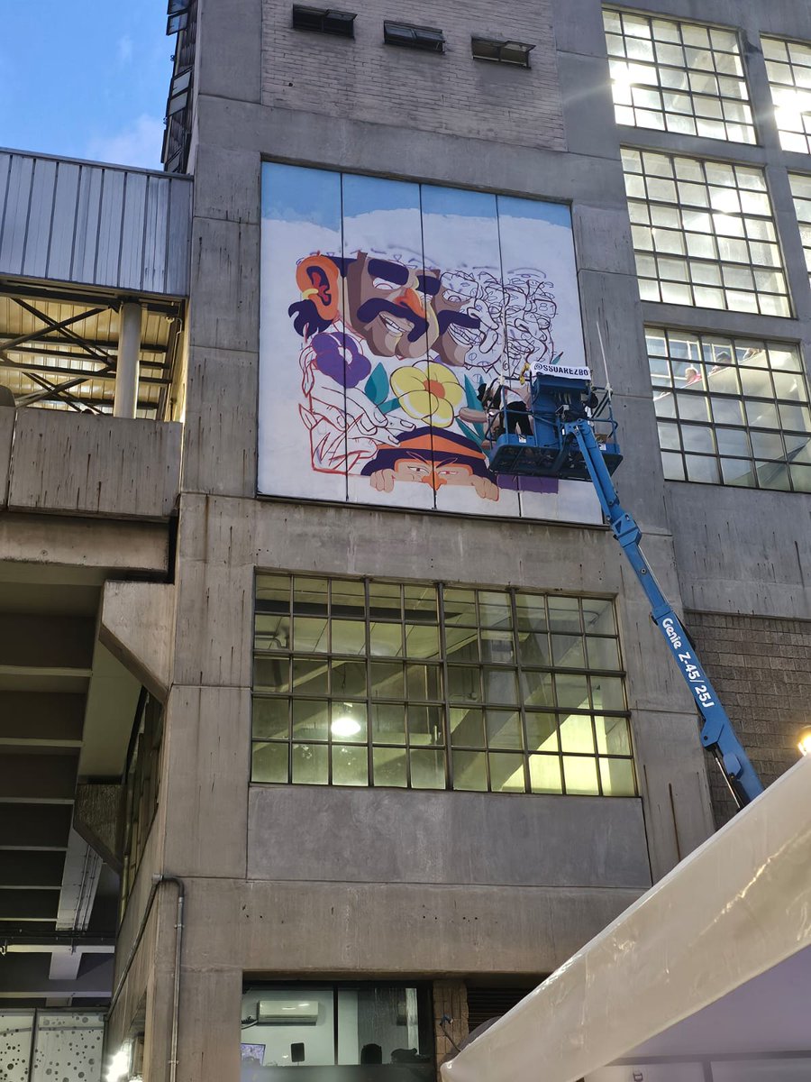 Llevar la Cultura Metro a los territorios, aportar en la construcción de confianza, conocer nuevas narrativas del arte con la ciudadanía y generar diálogo es lo que buscamos desde nuestra Gestión Social en el 'Street Art Festival' que se realiza en Medellín. 🧵👇