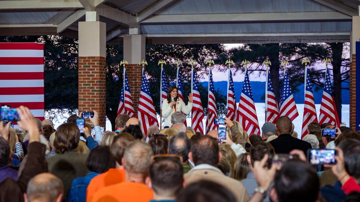 NikkiHaley's tweet photo. Couldn’t pick a better place to wrap up a big day than Clemson! Thank you for joining us, and thank you for being in this fight! We’re in it to win it. 💪🏽🇺🇸 https://t.co/KrgJSrOHkJ
