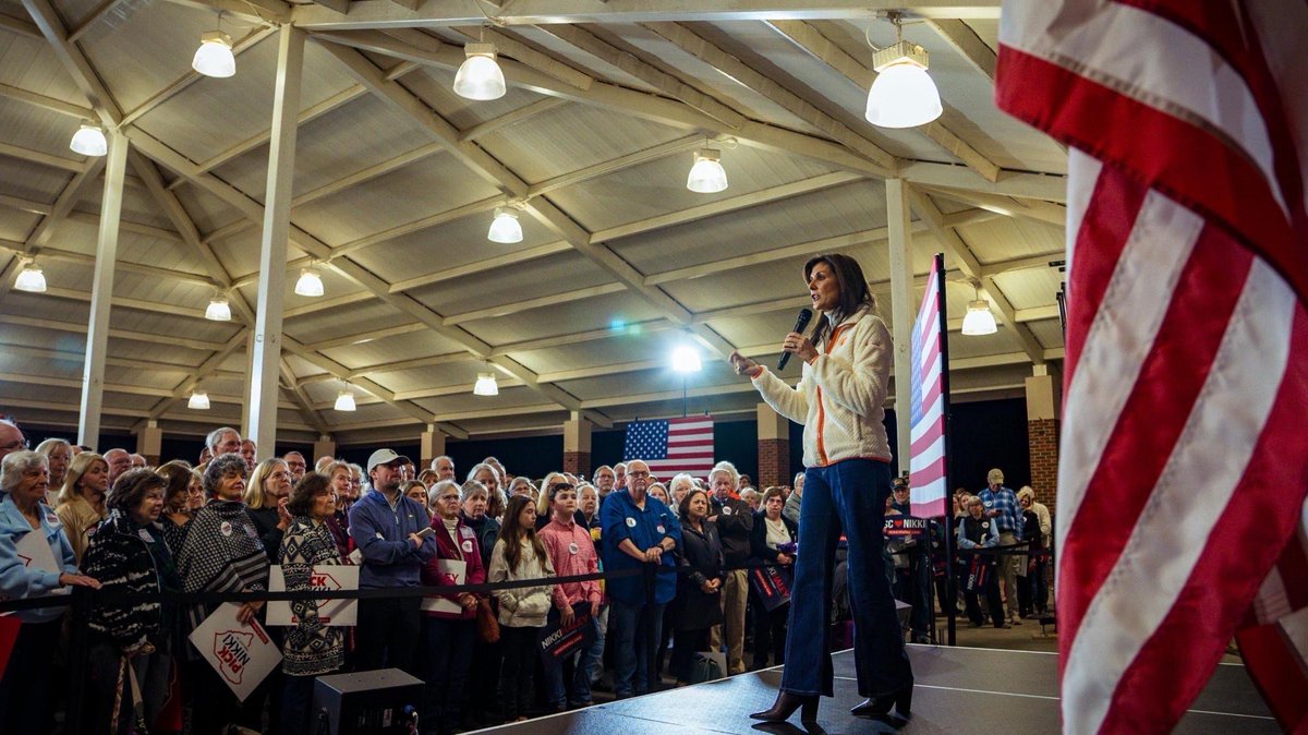NikkiHaley's tweet photo. Couldn’t pick a better place to wrap up a big day than Clemson! Thank you for joining us, and thank you for being in this fight! We’re in it to win it. 💪🏽🇺🇸 https://t.co/KrgJSrOHkJ