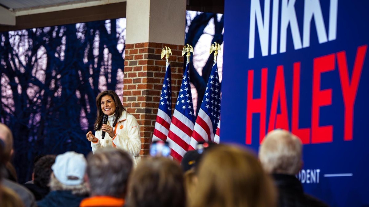 NikkiHaley's tweet photo. Couldn’t pick a better place to wrap up a big day than Clemson! Thank you for joining us, and thank you for being in this fight! We’re in it to win it. 💪🏽🇺🇸 https://t.co/KrgJSrOHkJ
