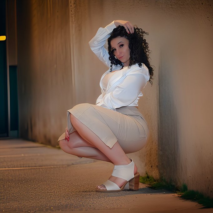 You ready for skirt season ..? 😘😍  #mood https://t.co/5PBKKiokoN<a href="/tag/mood"class="tags">#mood</a>