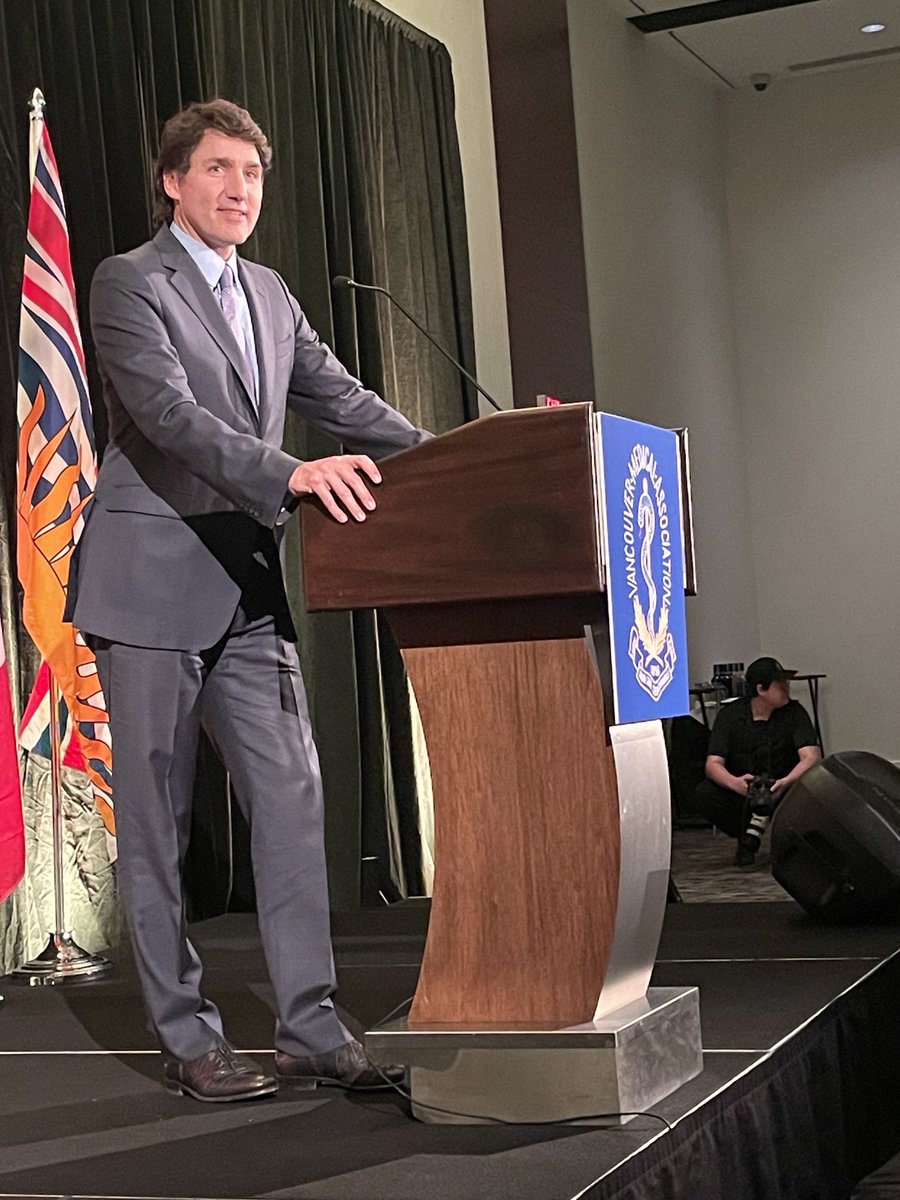 .⁦<a href="/JustinTrudeau/">Justin Trudeau</a>⁩ addresses the 99th Vancouver Medical Association Osler dinner, advocating for team-based care 

⁦<a href="/adriandix/">Adrian Dix</a>⁩ ⁦<a href="/WebbCharleswebb/">Charles Webb🇨🇦🇿🇦🇩🇰</a>⁩ ⁦<a href="/drgigiosler/">Senator F. Gigi Osler</a>⁩ ⁦<a href="/DrKathleenRoss1/">Dr. Kathleen Ross</a>⁩ ⁦<a href="/ahmerkarimuddin/">Ahmer Karimuddin</a>⁩ ⁦<a href="/gavery10/">Dr. Granger Avery</a>⁩ ⁦<a href="/JoshGreggain/">Josh Greggain MD (he/him/his) ⚕️🇨🇦</a>⁩