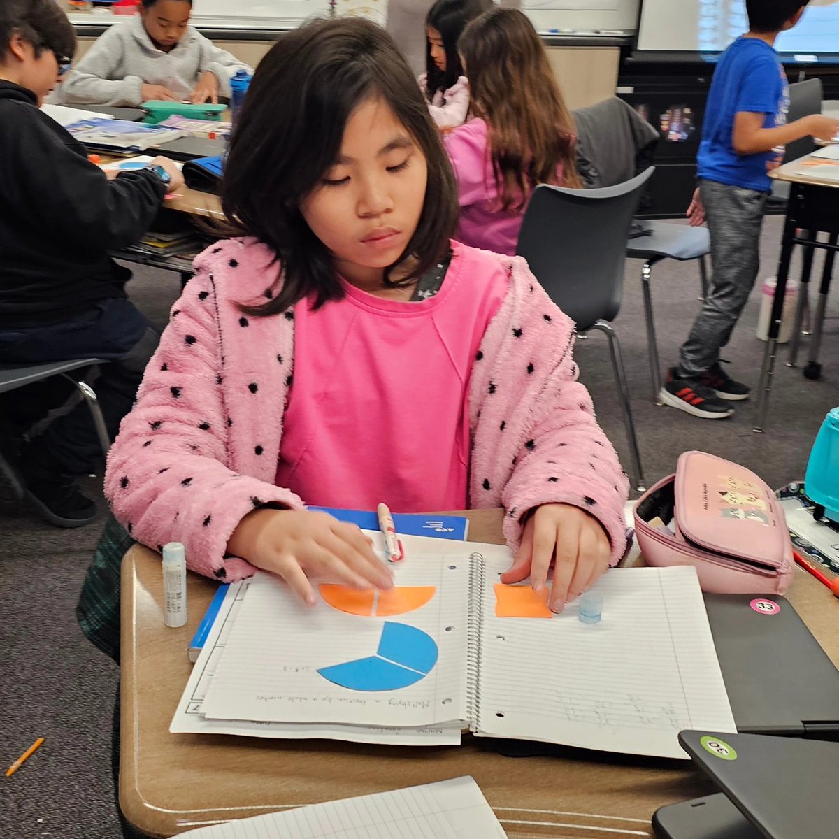 collegewood_el's tweet image. Mrs. Zimmerman's class were so engaged during math. They used fraction pieces to create number sentences, then demonstrated their learning with a Kahoot! #cultivatebelonging🌱 #mathinstruction