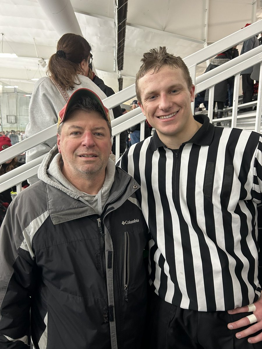 The Linesman for tonight’s Chippewa Falls/EC Memorial PO game, Dashle Maughan, a former teammate of D_Leaguers youngest boy.   Hockey people are the best people.   #hockey