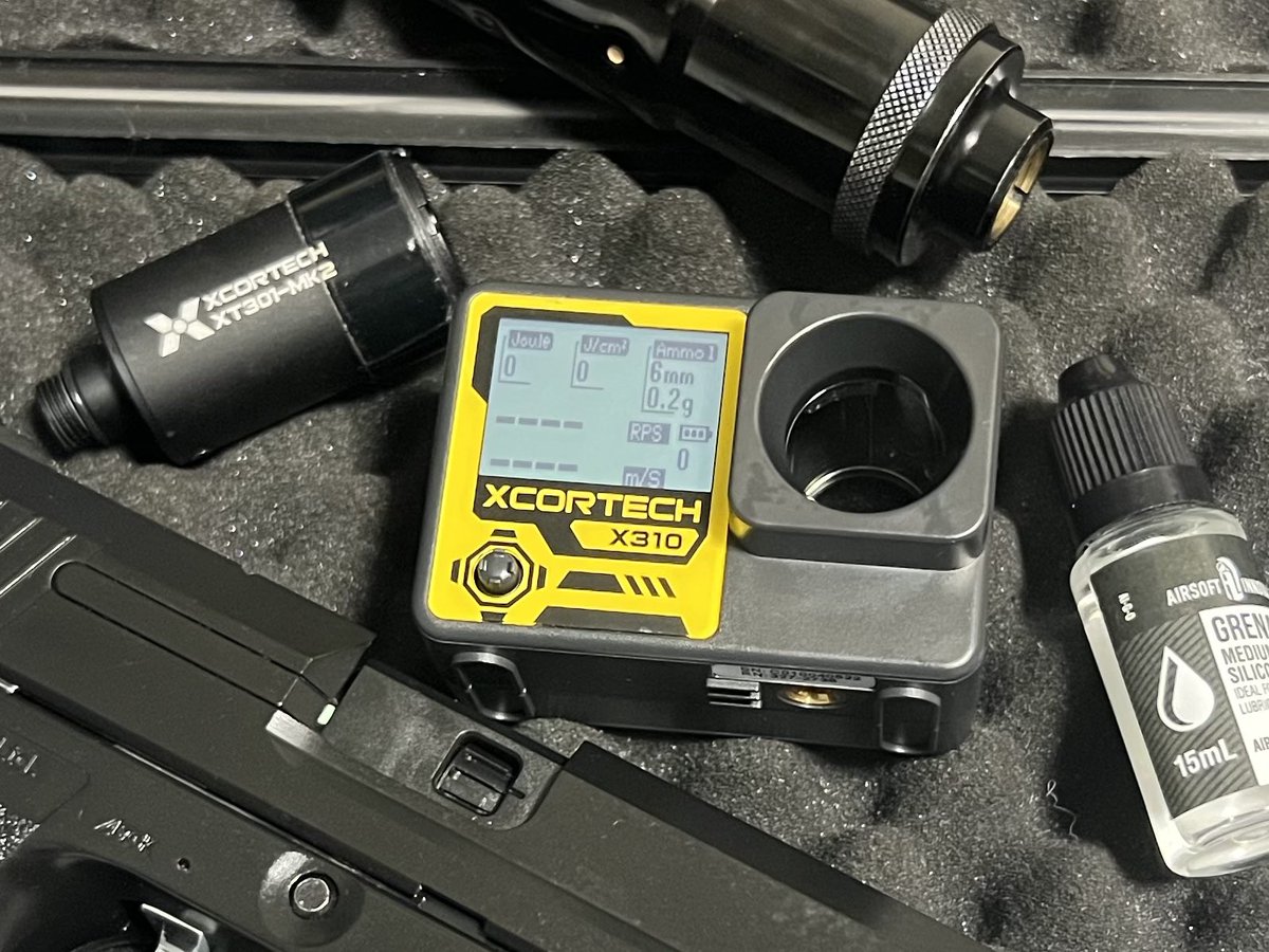 satoshi2079's tweet photo. コレはマジで便利。
航空輸送品らしく充電バッテリー抜かれたままの到着でちょっと損した気分だったけど、単三仕様ですぐ使えてコンパクトで計測安定してるから差引きしても実質お得ですね😊
これで出張先でも調整が捗りますゾ😎
#XCORTECH
#X310
#XT301 https://t.co/MPnPQYoMZv