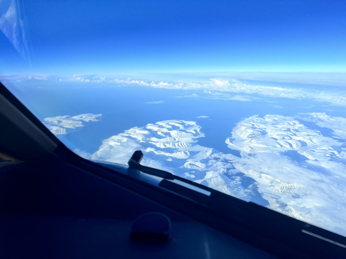 patricefnk's tweet photo. #iceland view at 33000ft ! Awesome 🤩. #AF84 https://t.co/po779JBn9m