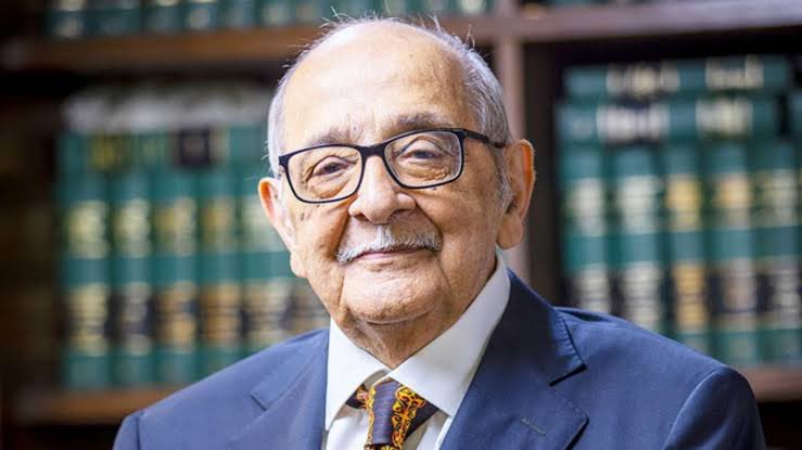 My heartfelt condolences go out to the family and friends of Fali Nariman, whose demise leaves a profound void in the legal community. 

His contributions have not only shaped landmark cases, but have also inspired generations of jurists to uphold the sanctity of our Constitution… https://t.co/tua9egaL6d 