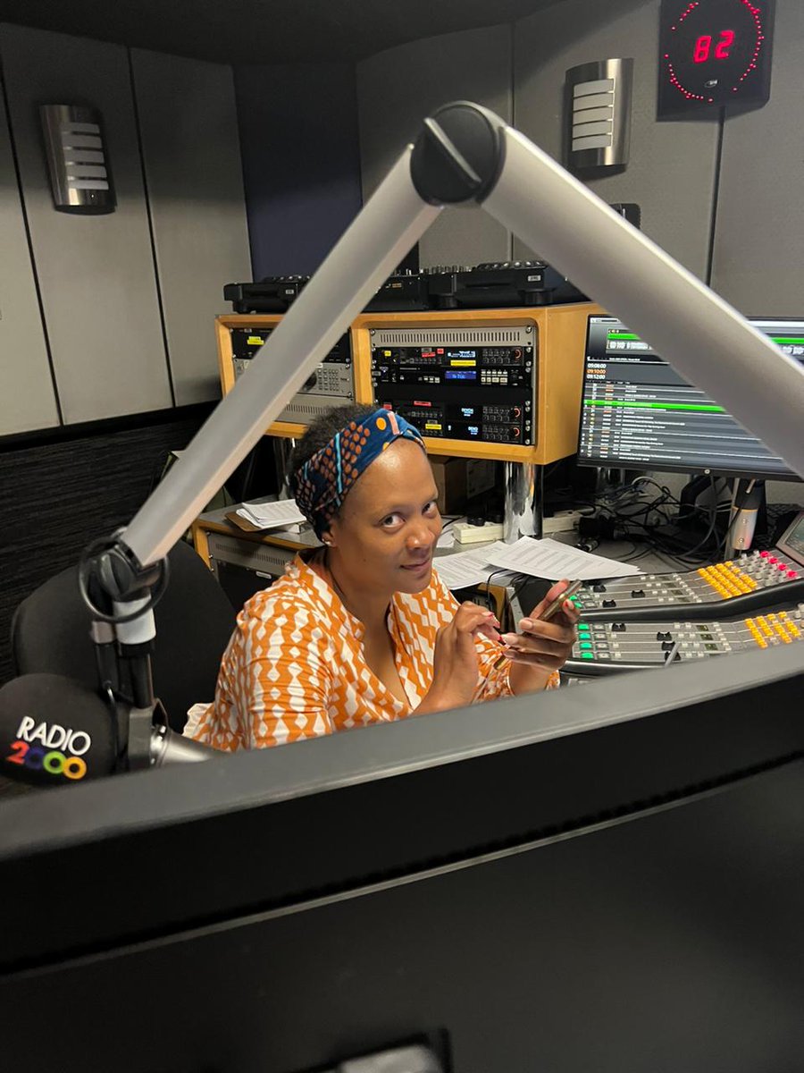 Radio2000_ZA's tweet photo. #TheMorningBuzz |Avuxeni Buzzers! Wake up a brand new day awaits you! How are you doing?

@GlenLewisSA @nathi_ndamase @LeloMzaca https://t.co/j39wTChGeR