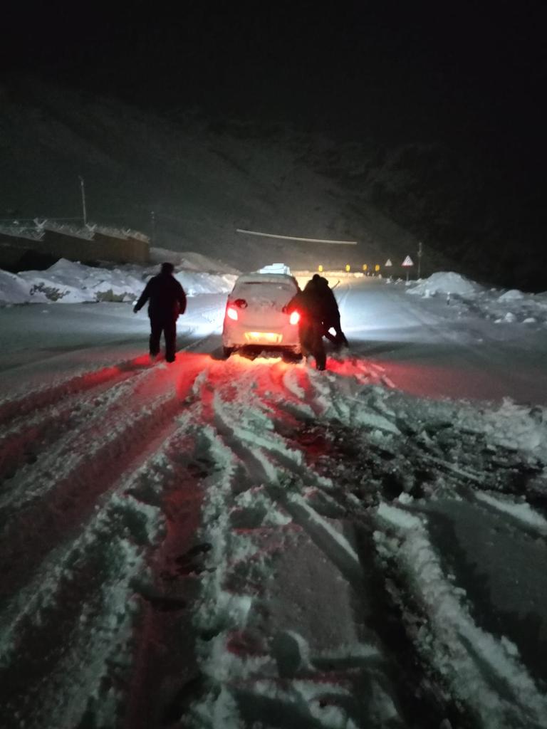 RisingKashmir's tweet image. #Ladakhpolice launches rescue operations amid harsh #snowstorms

Reports @UmarRaina9

risingkashmir.com/ladakh-police-…