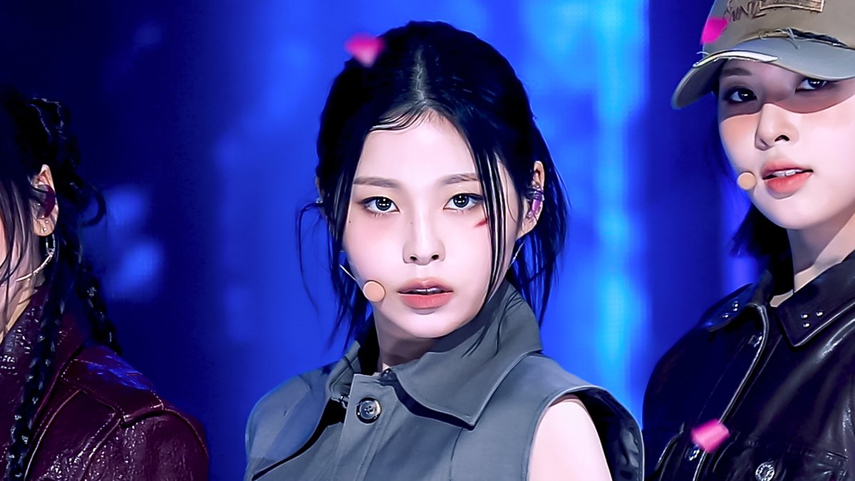 inga_sbs's tweet photo. NMIXX 규진 'Run For Roses' 페이스캠📹
Full📺https://t.co/hAqVLAlEC0
#인기가요 #inkigayo #엔믹스 #NMIXX #규진 #Run_For_Roses @NMIXX_official https://t.co/igzktkmwS8