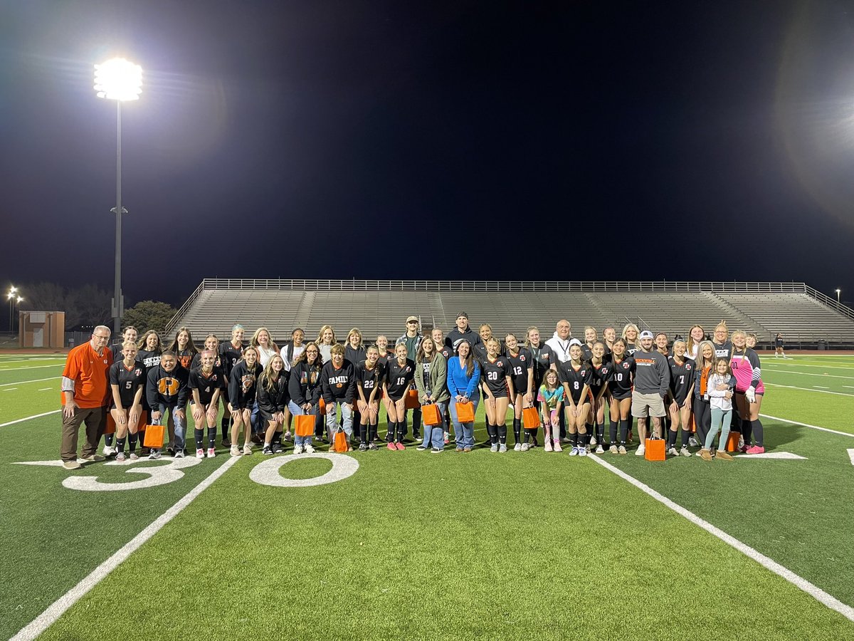LJacketsSoccer's tweet photo. successful teachers appreciation night thanks for coming out and supporting our lady jackets in the classroom your truly the backbone in our community #JFND

@LethalSoccer @ROCOgameday @tascosoccer @RISDAthletics @KristovMtz17 @THSCAcoaches @AustinTGCA @DFW_Girls_HS_VS @50_50Pod https://t.co/yFcDN7BLmI