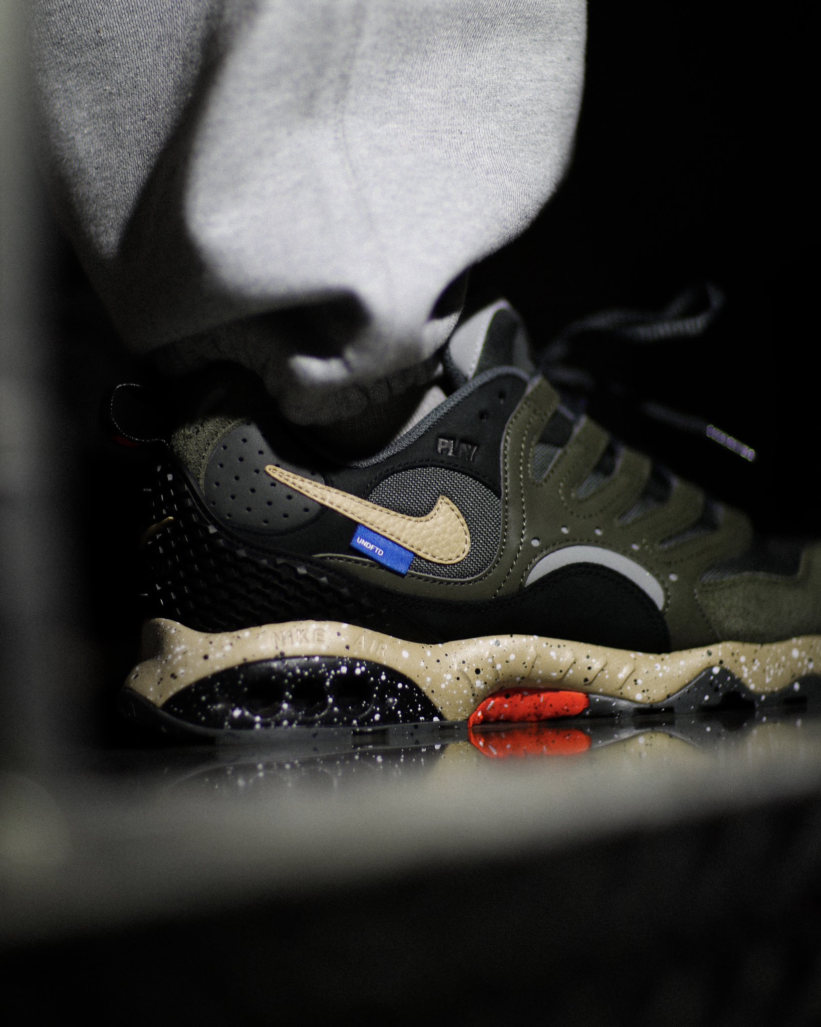 Nike undefeated react hot sale