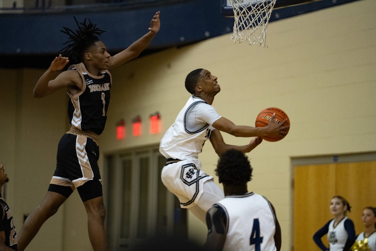 HolyCrossTiger's tweet image. Cash Pichon named to All-District 9-5A basketball team. 🐅🏀 

📊 13 ppg - 4.3 rpg - 2 apg

#WeAreHC